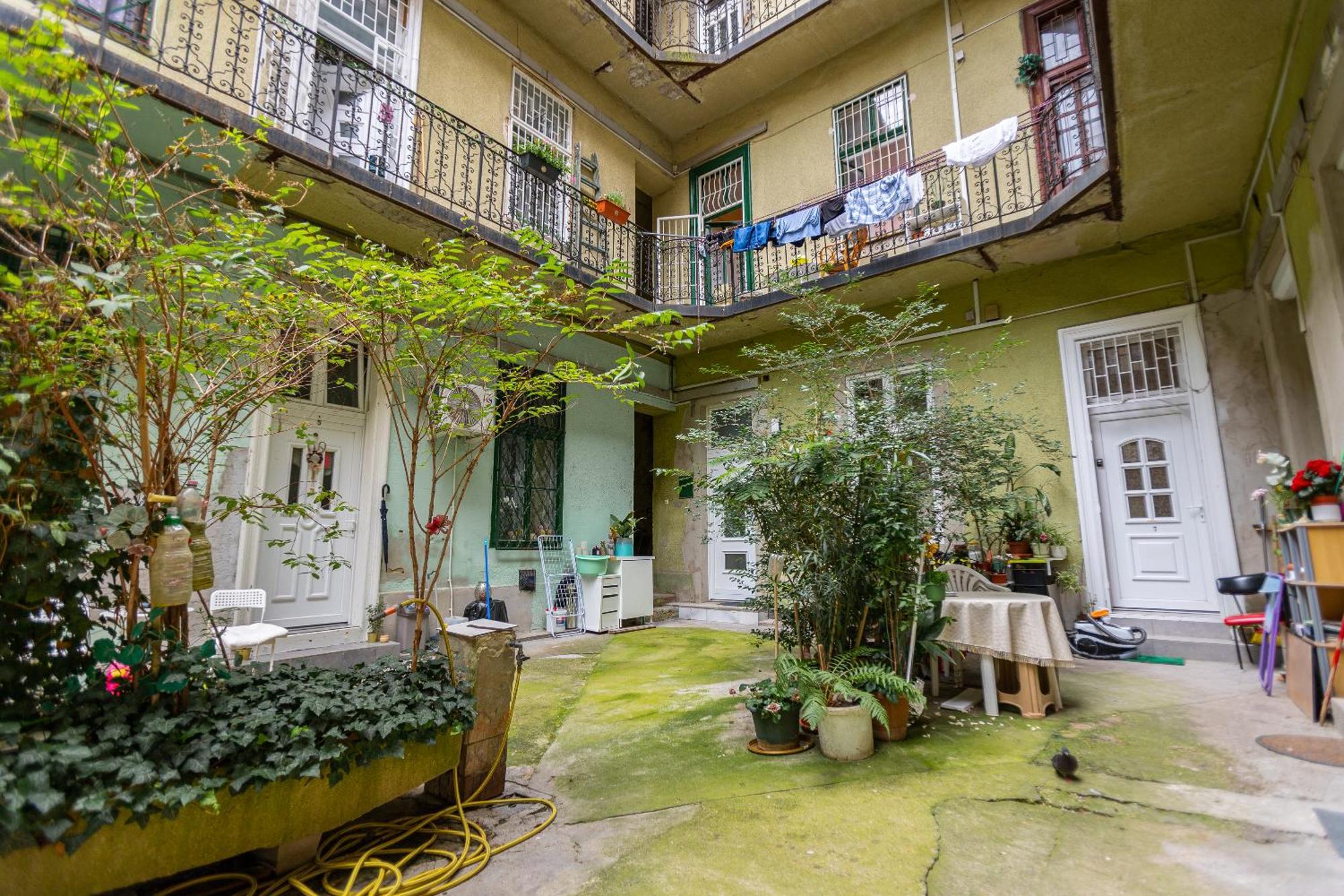 Apartamento Cosy Flat With Balcony Budapest Exterior foto