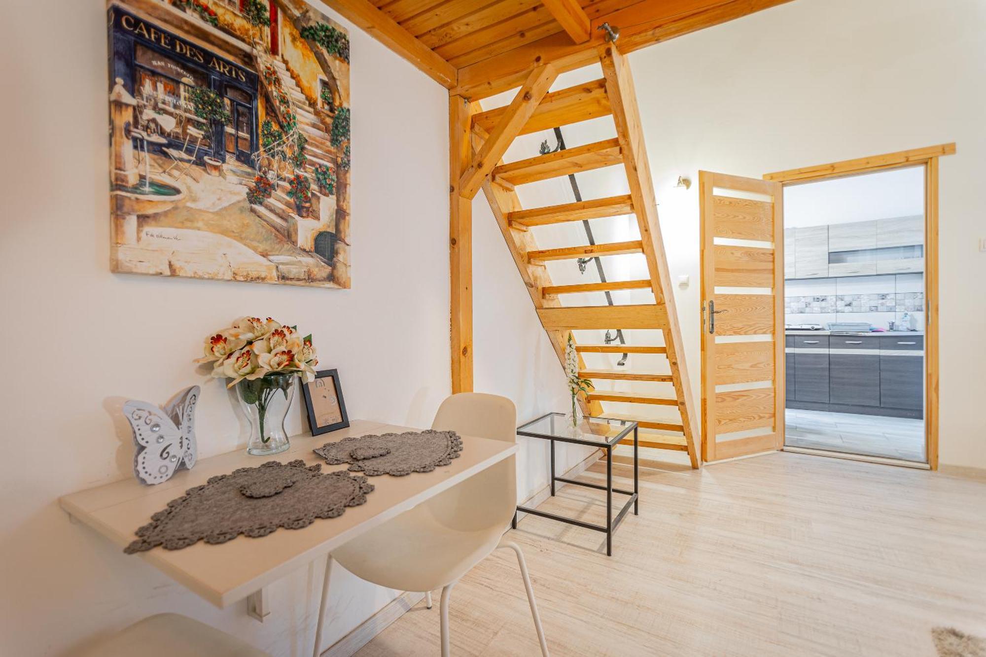 Apartamento Cosy Flat With Balcony Budapest Exterior foto